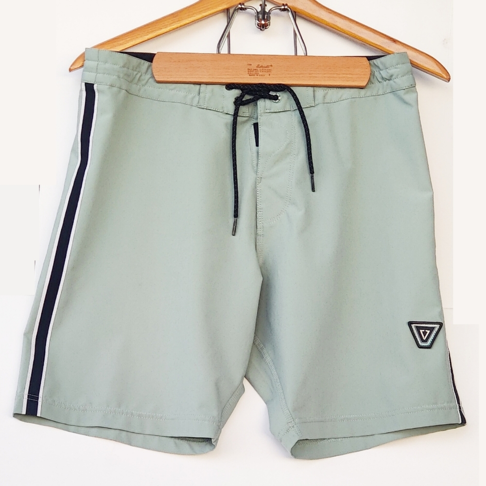 VISSLA Men's Teal Board shorts sz 31"